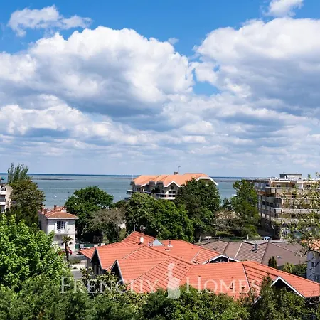 Superbe Vue Bassin/park/wifi דירה ארסשון